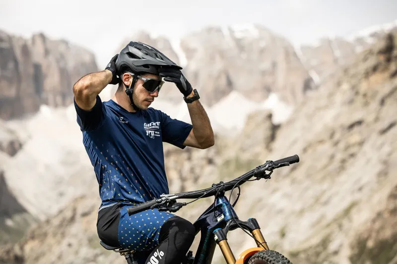 Giant Rail MIPS MTB Helmet in Phantom Green-1